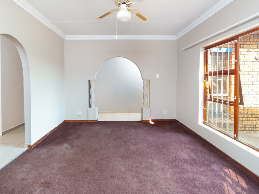 4 Bedroom Property for Sale in Ifafi North West